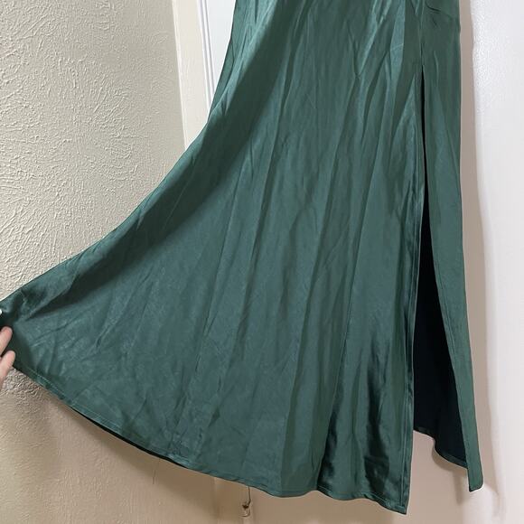 NEW! Selfie Leslie Well Versed Pleated Bust Front Split Dress Forest Green Med - Picture 9 of 10